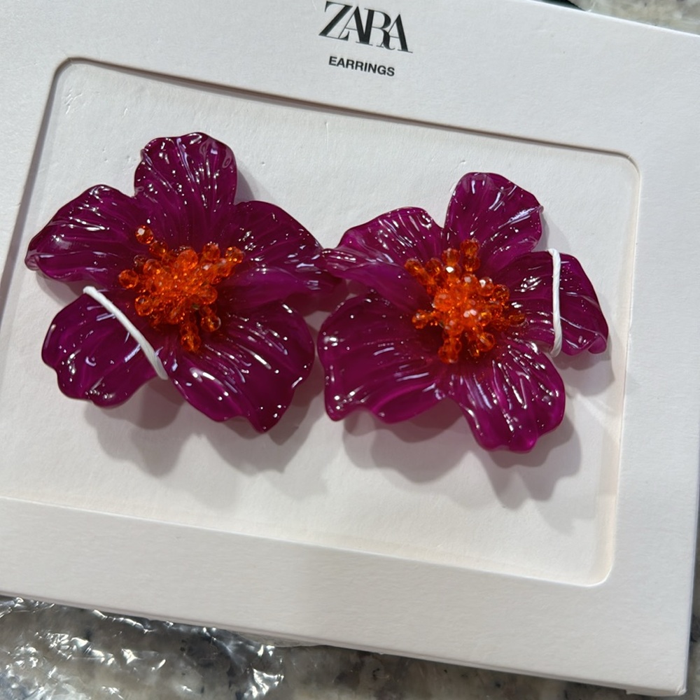 *NEW* ZARA RESIN FLORAL EARRINGS PURPLE - Picture 4 of 4